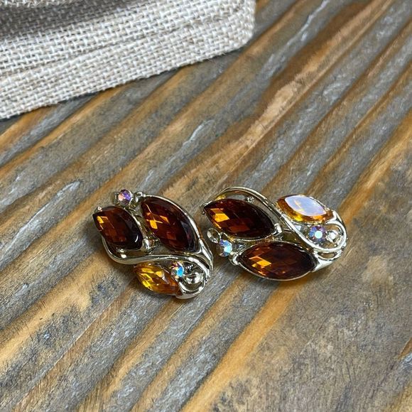 Vintage 1950s Signed STAR Clip On Rhinestone Crystal Earrings - Star Jewelry Co - Picture 3 of 8